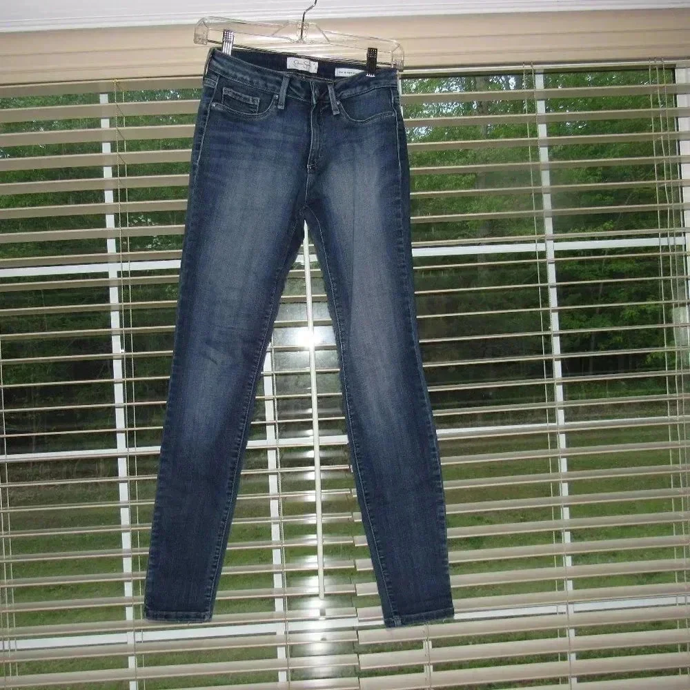 JESSICA SIMPSON Kiss Me Super Skinny Jeans Size 28